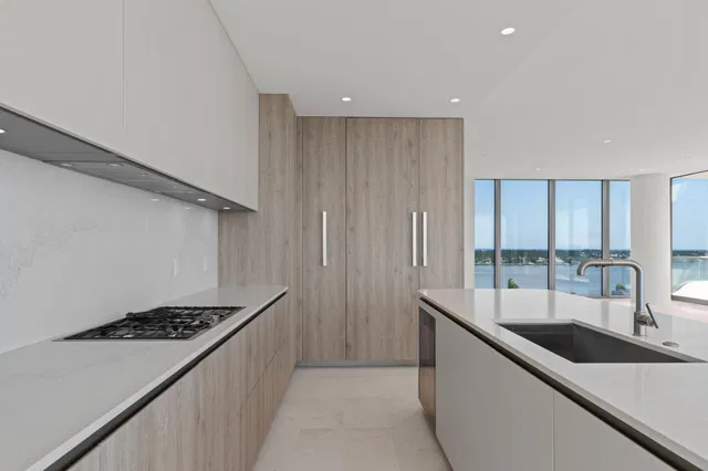 La Clara Palm Beach Unit 801 photo 12