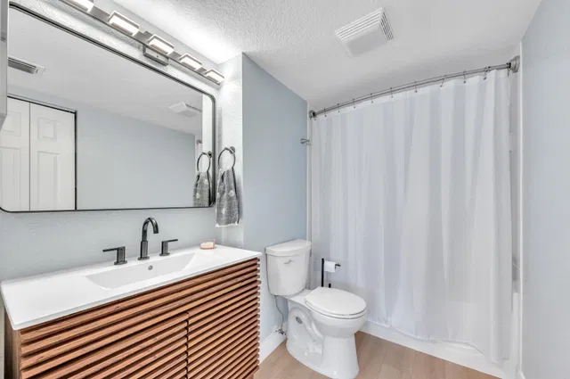 Flagler Pointe Unit 809 photo 9