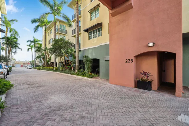 The Astor Unit 314 photo 3