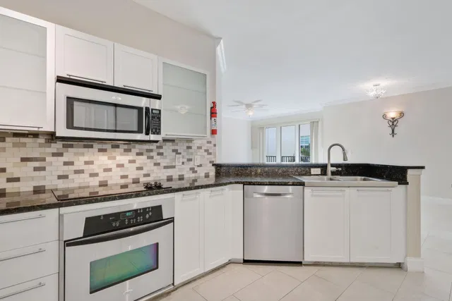 The Astor Unit 314 photo 14