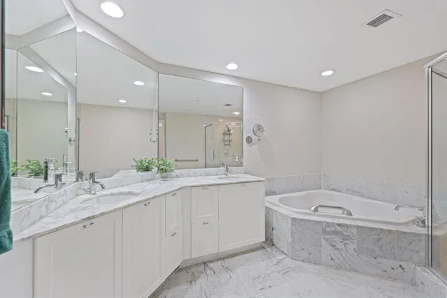 The Astor Unit 314 photo 30