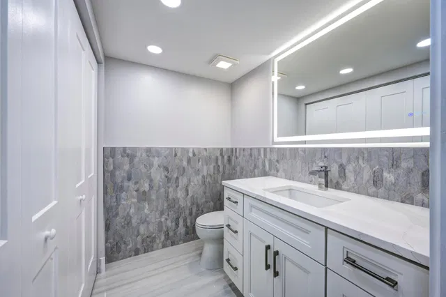 4000 N Ocean Singer Island Unit 301 photo 14
