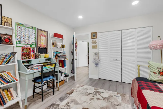  Residence photo 24