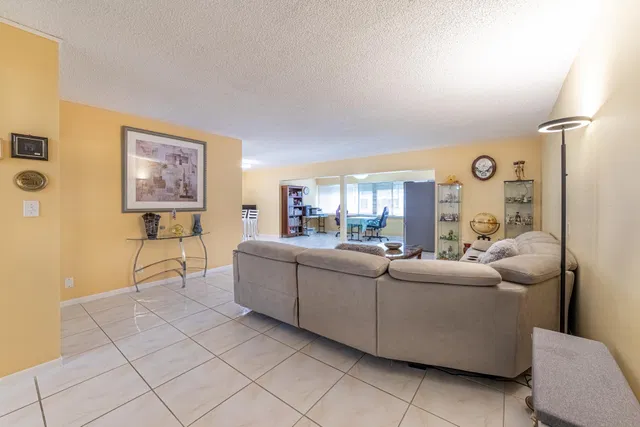 Unit 221 photo 27