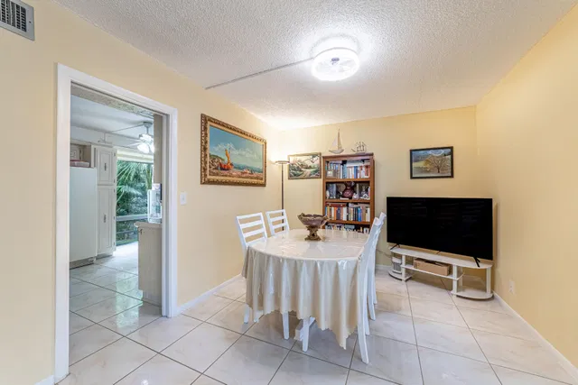 Unit 221 photo 31