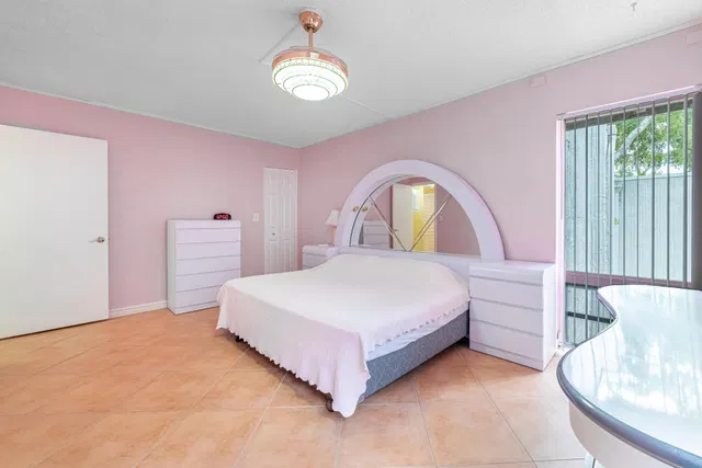 Unit 221 photo 38
