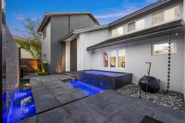 Residence photo 5