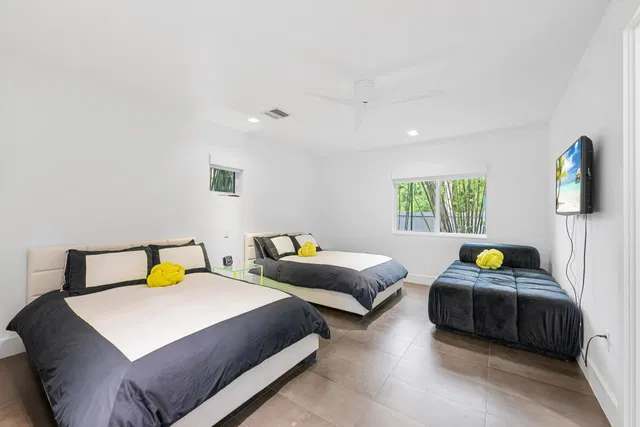 Residence photo 53