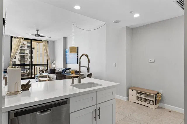 One City Plaza Unit 1524 photo 7