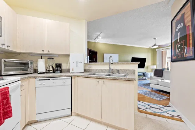 Flagler Pointe Unit 931 photo 8