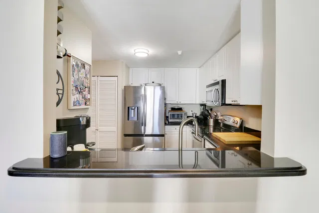The Strand Unit 801 photo 6