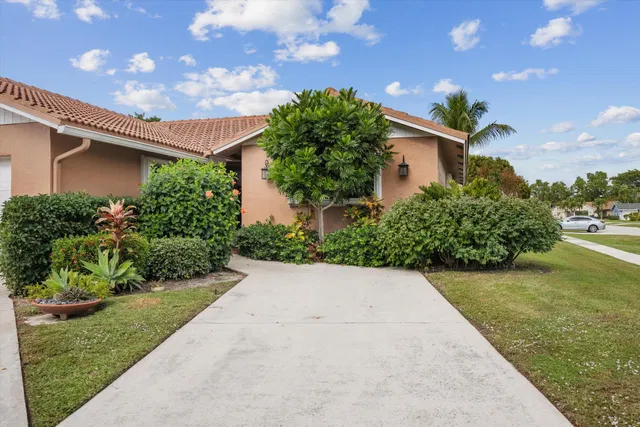 Residence photo 5