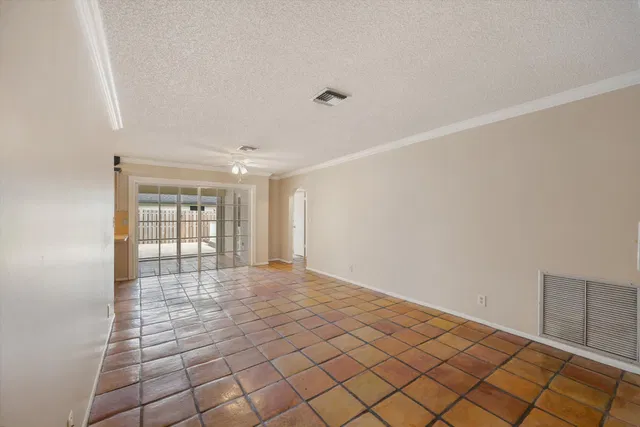 Residence photo 9