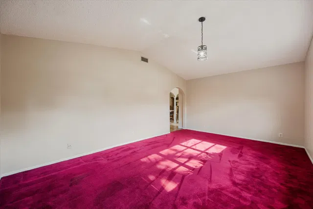 Residence photo 16