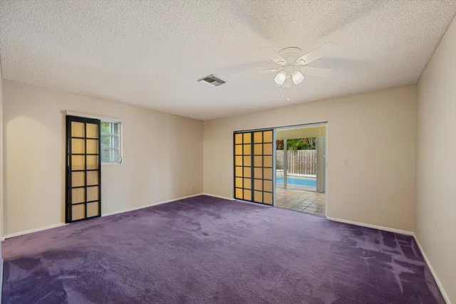 Residence photo 17