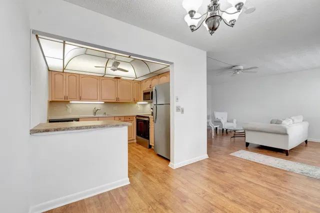 Unit 267 photo 4