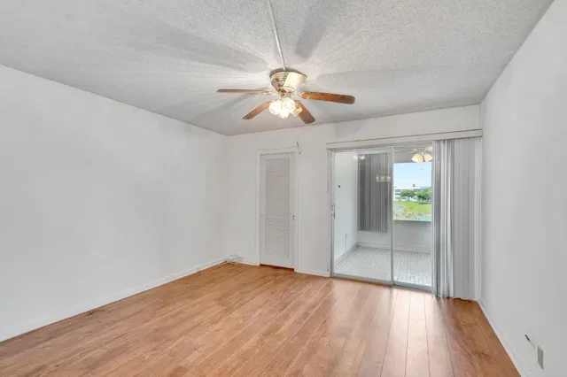 Unit 267 photo 46