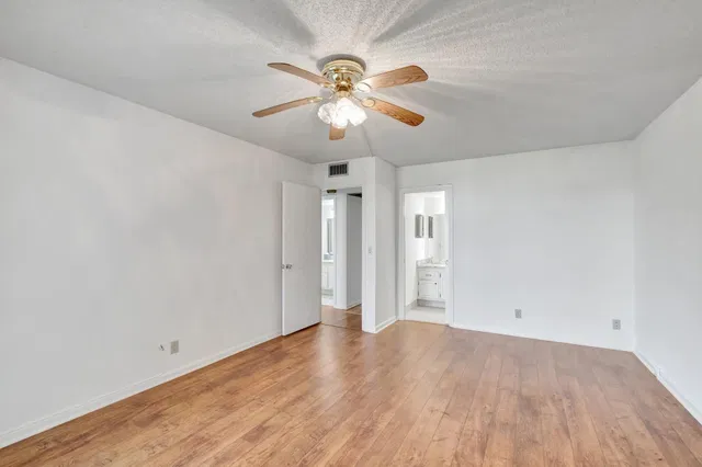 Unit 267 photo 48