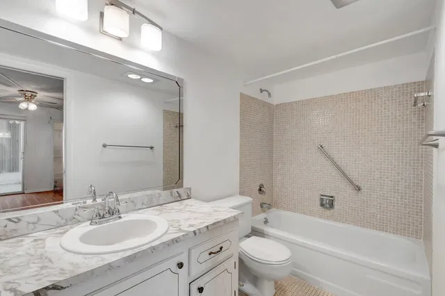 Unit 267 photo 50