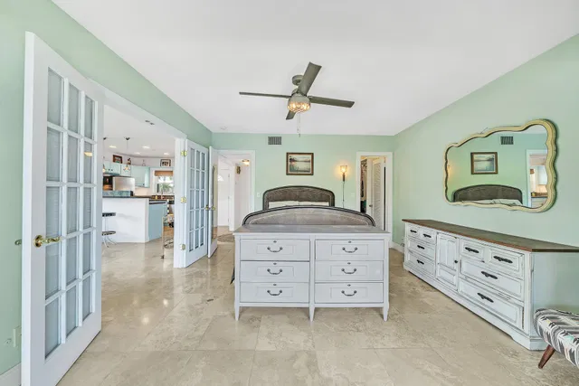 Unit 4120 photo 17