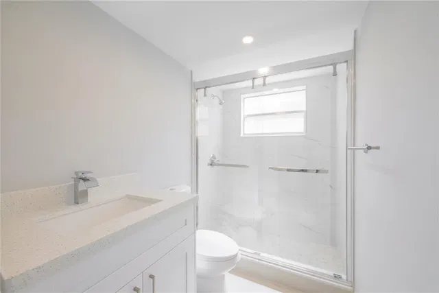 Unit 633 photo 11