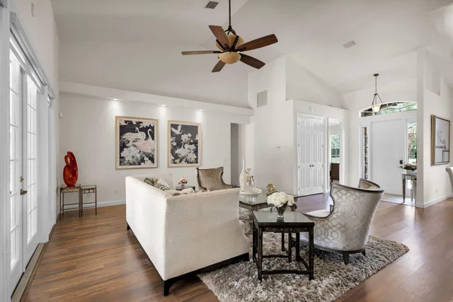  Residence photo 19