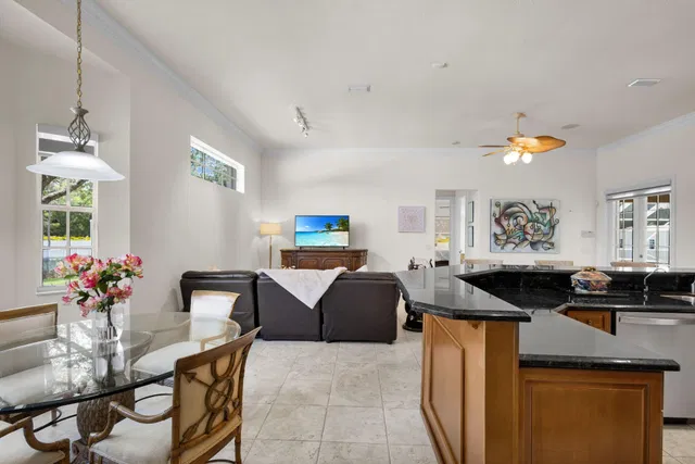  Residence photo 27