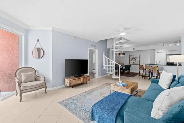 The Astor Unit 415 photo 4