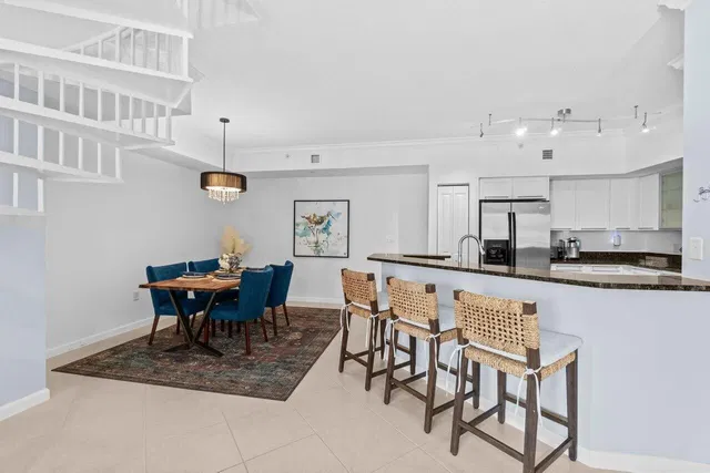 The Astor Unit 415 photo 7