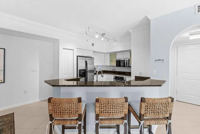 The Astor Unit 415 photo 8