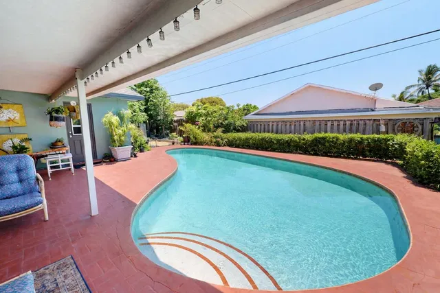 West Palm Beach Residence photo 2