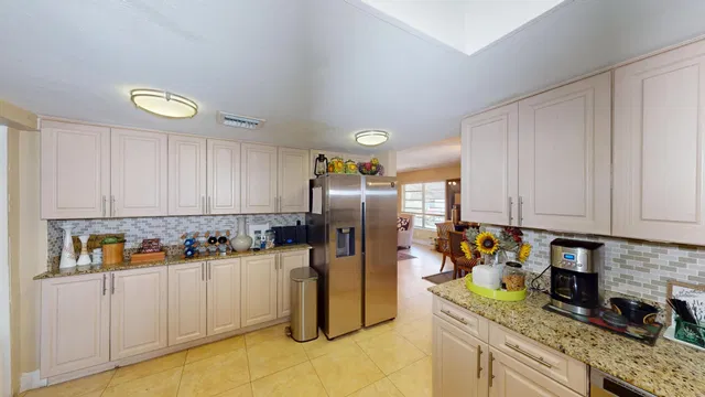 West Palm Beach Residence photo 18
