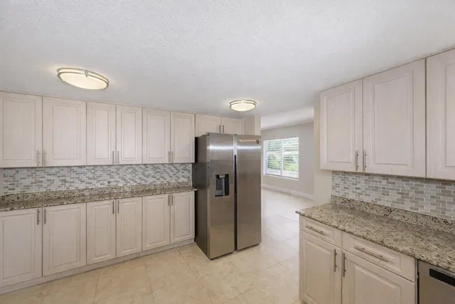 West Palm Beach Residence photo 19