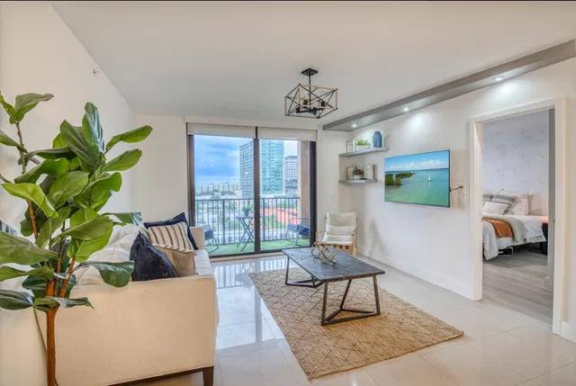 The Tower Condominium at Cityplace Unit 804 photo 2