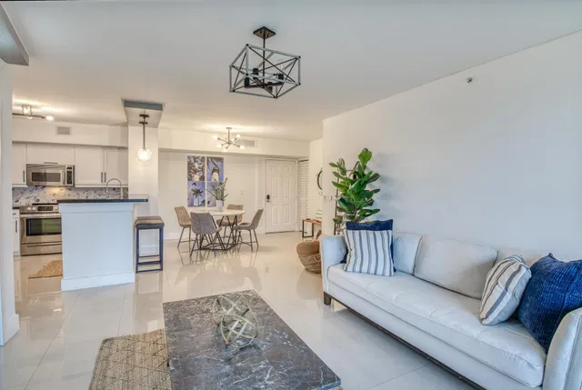 The Tower Condominium at Cityplace Unit 804 photo 3