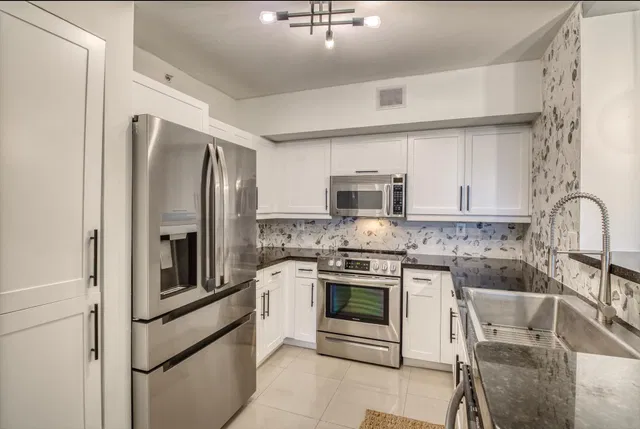The Tower Condominium at Cityplace Unit 804 photo 6
