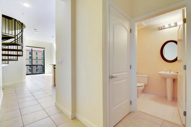 One City Plaza Unit 408 photo 4