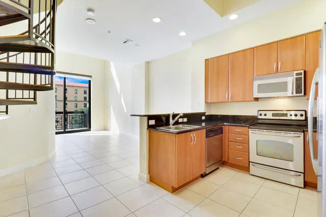 One City Plaza Unit 408 photo 5