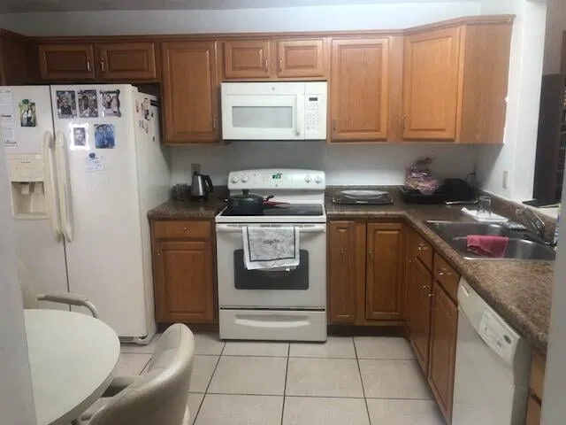  Unit 401 photo 5
