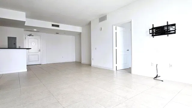 The Whitney Unit 631 photo 8