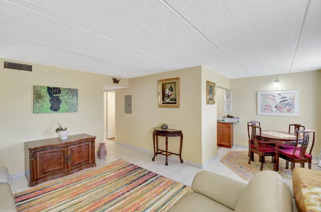 Unit 212 photo 6
