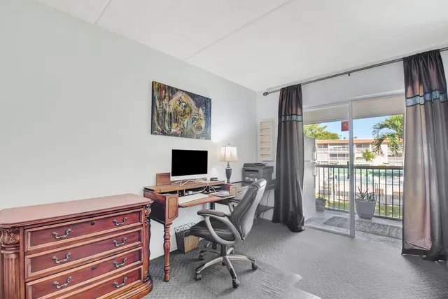 Unit 212 photo 11