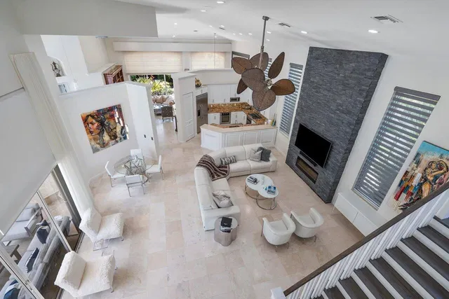 Woodfield Country Club Residence photo 13