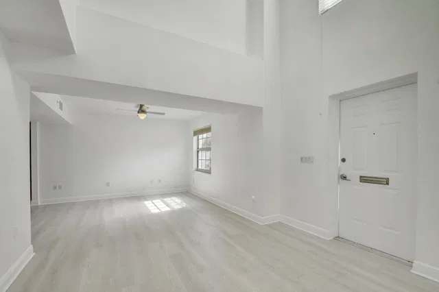 610 Clematis Unit 130 photo 8