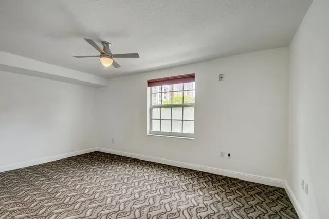 610 Clematis Unit 130 photo 22