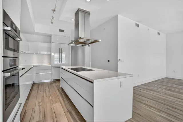 Tower 155 Unit 1014 photo 16