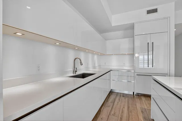 Tower 155 Unit 1014 photo 17