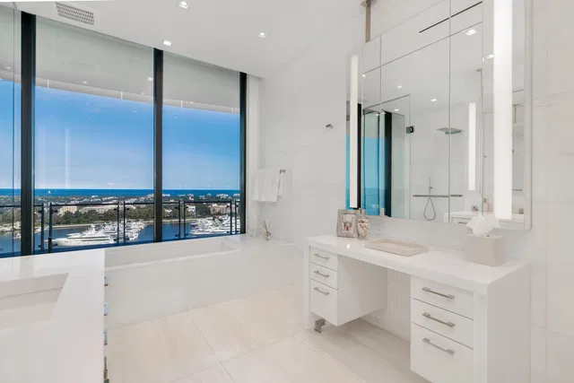 The Bristol Palm Beach Unit 1704 photo 9