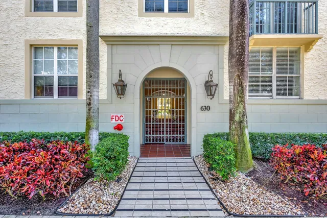 Courtyards in Cityplace Unit 201 photo 2