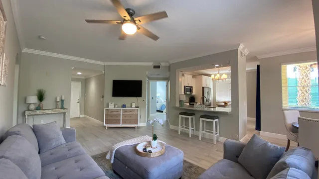 Unit 104 photo 3